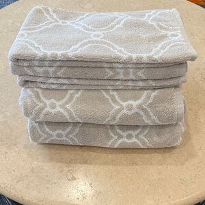 Signature Bath & Hand Towels